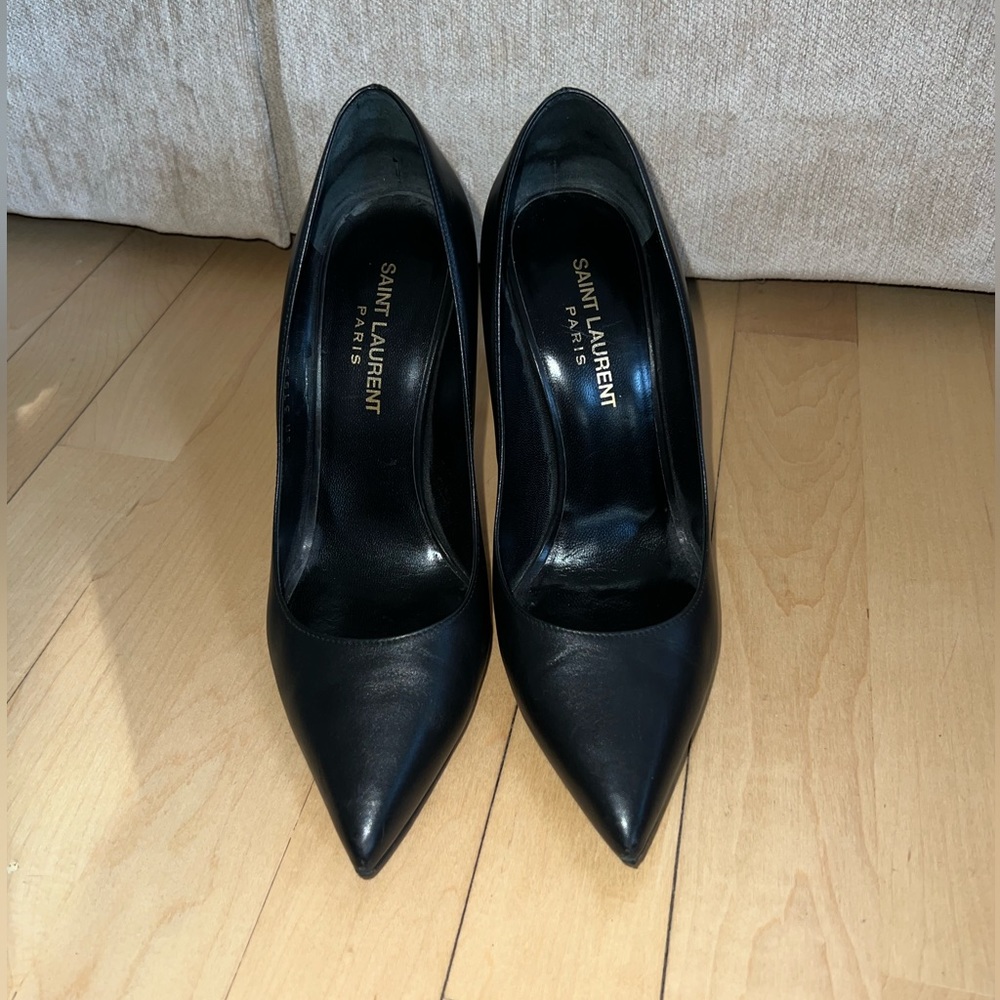 Saint Laurent classic pump